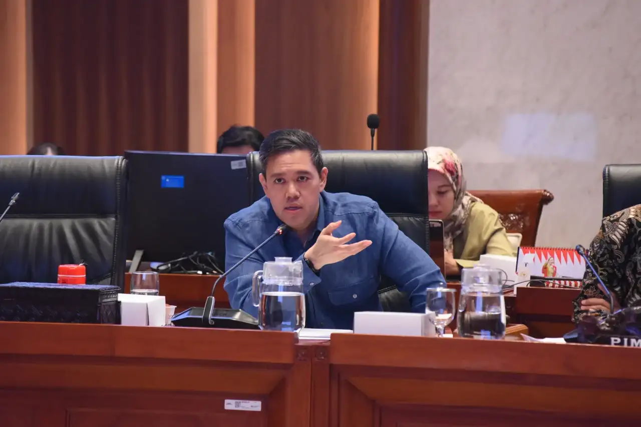 wakil ketua komisi i dpr ri dave laksono dalam rdpu panja ruang digital komisi i dpr ri bersama pa20260526083056