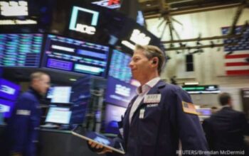 Wall Street Dibuka Menguat, Indeks Dow Jones Tembus Rekor Tertinggi