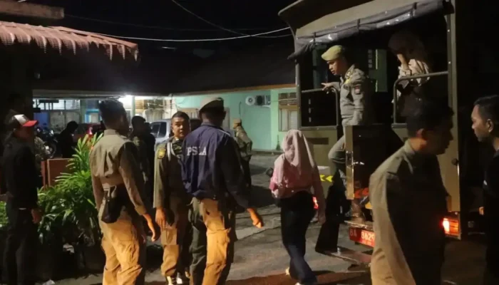 Satpol PP Padang Gelar Patroli dan Amankan 22 Orang Dini Hari