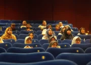 70-anak-disabilitas-padang-panjang-nobar-di-bioskop