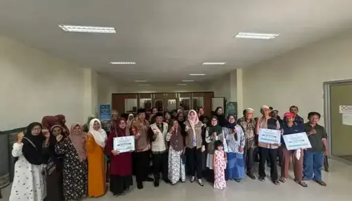 Baznas Padang Panjang Salurkan Bantuan Dana Zakat Rp739 Juta bagi 1.173 Mustahik