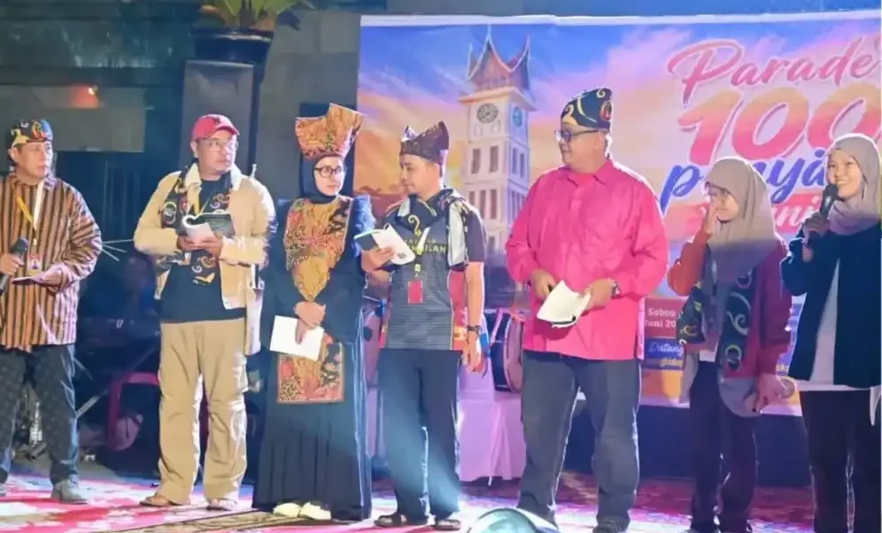 100-penyair-dunia-tutup-festival-literasi-di-bukittinggi