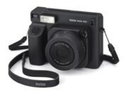 fujifilm-instax-wide-400-jet-black-padukan-fungsi-analog-dan-estetika