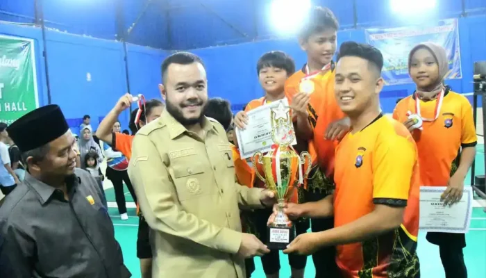 Turnamen Anak Nagari Cup I Padang Cari Bibit Bulutangkis Muda Potensial