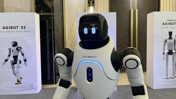 robot-humanoid-berbasis-ai-asal-china-mulai-‘serang’-indonesia