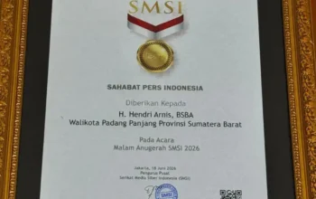 Hendri Arnis Raih Anugerah Sahabat Pers Indonesia dari SMSI di Jakarta