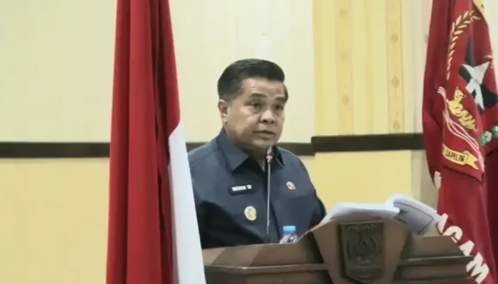 Bupati Agam Jawab Pandangan Fraksi Soal Ranperda APBD 2025