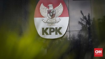 kpk-pertimbangkan-jemput-paksa-model-fitri-assiddikki-di-kasus-csr-bi