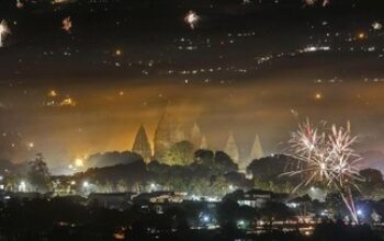 Warga Prambanan Dikejutkan Ledakan Kembang Api Prewedding Malam Hari