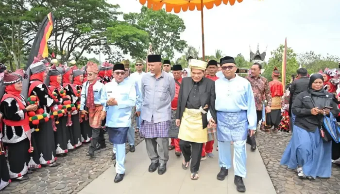 Mahyeldi Buka Festival Minangkabau 2026, Dorong Ekonomi Lokal