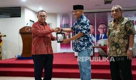 ‘indonesia-hadapi-tiga-defisit-sekaligus-dari-moralitas,-intelektualitas,-dan-spiritual’