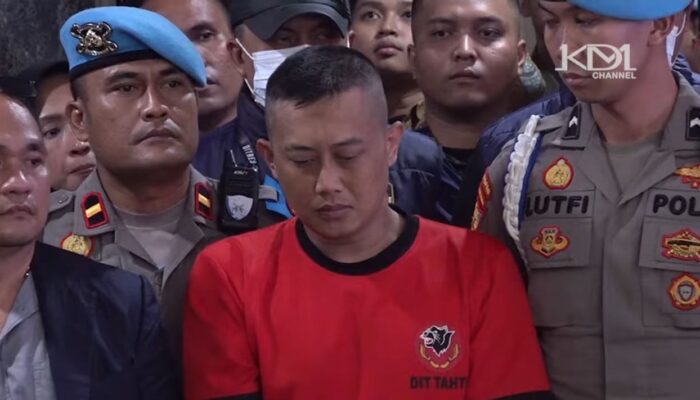 Tersangka Penyekapan YTR Menangis Saat Dicecar Pertanyaan oleh Awak Media