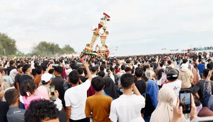 Pemko Pariaman Dorong Ekonomi Daerah Melalui Festival Pesona Budaya Hoyak Tabuik 2026