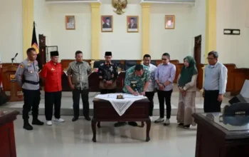 dprd-dan-pemko-pariaman-sahkan-perda-kawasan-tanpa-rokok