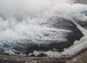 foto:-kebakaran-tpa-jatiwaringin-tak-kunjung-padam