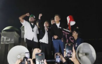 Aksi Dasco Naik Mobil Komando, Teriakkan Hidup Rakyat Indonesia
