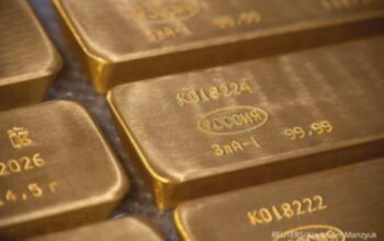 Sikap Hawkish The Fed Tekan Harga Emas, Begini Proyeksi Kuartal III-2026