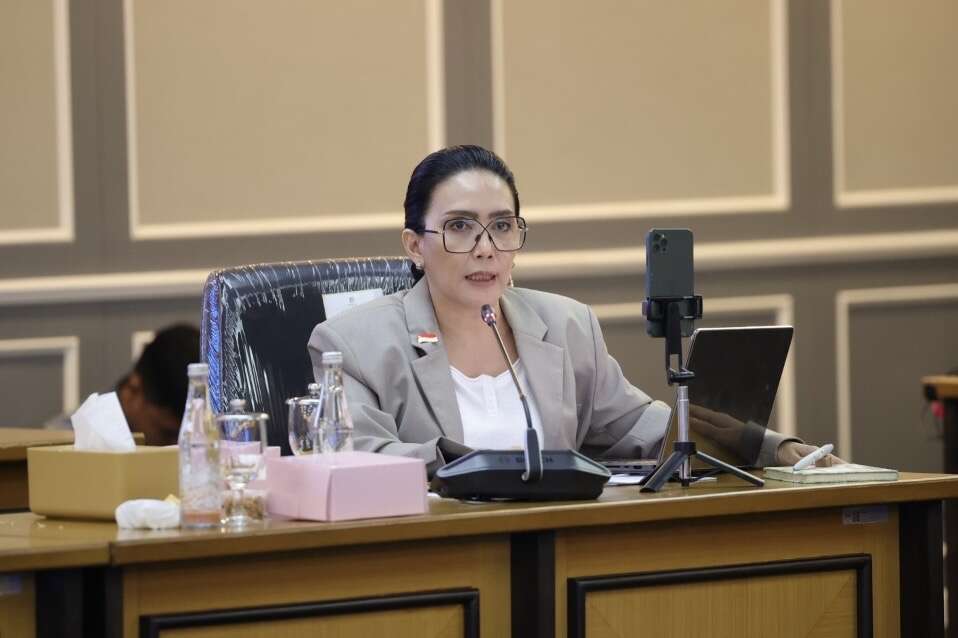 Anggota Komisi XIII DPR RI Rieke Diah Pitaloka, dalam agenda Rapat Dengar Pendapat (RDP) bersama Komnas HAM dan RDPU dengan Pergerakan Dokter Muda Indonesia (PDMI) di Kompleks Parlemen, Senayan, Jakarta, Kamis (18/06/2026). Foto: Aaron/Karisma