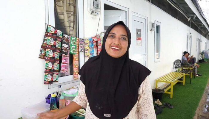 Warga Pidie Jaya Bangkitkan Ekonomi Keluarga Lewat Usaha Kecil di Huntara