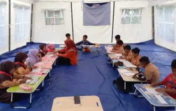 Pemerintah Percepat Rehabilitasi Sekolah agar Siswa Tak Lagi Belajar di Tenda