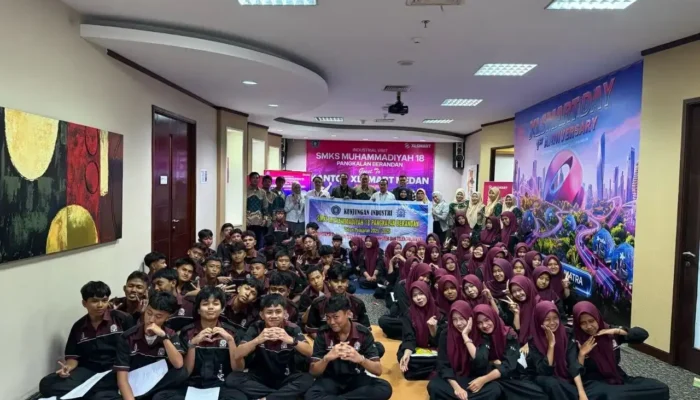 XLSMART Ajak Siswa SMK di Medan Mengenal Lebih Dekat Industri Telekomunikasi
