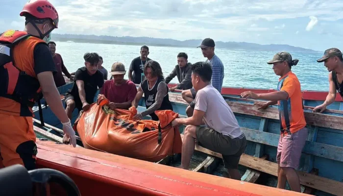 Tim SAR Temukan Korban Hilang Akibat Longboat Terbalik di Perairan Mentawai