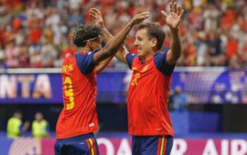 Uruguay dan Spanyol Saling Sikut demi Takhta Grup H