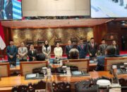 Ketua DPR RI Puan Maharani memimpin Rapat Paripurna pengesahan tujuh anggota Komisi Informasi Pusat periode 2026-2030 di Kompleks Parlemen, Senayan, Jakarta, Selasa (30/6/2026).