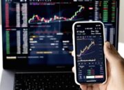Suasana layar monitor yang menampilkan grafik perdagangan saham di Bursa Efek Indonesia