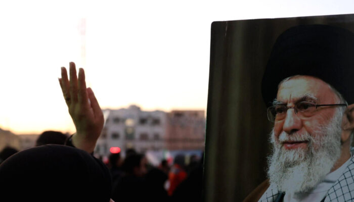 Iran Gelar Prosesi Pemakaman Ayatollah Ali Khamenei Selama Sepekan