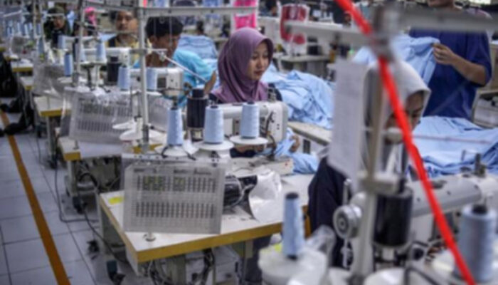 Vietnam dan Filipina Naik Kelas, Ekonom Soroti Tantangan Pelemahan PMI