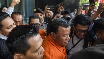 kpk-telusuri-aliran-uang-kasus-pelepasan-kawasan-hutan-bupati-kuansing