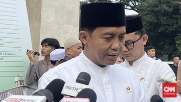 raja-juli-diberi-amplop-oleh-bupati-kuansing,-klaim-sudah-kembalikan