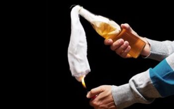 Polisi Buru Dua Pelaku Pelemparan Bom Molotov ke Rumah Advokat di Ciracas