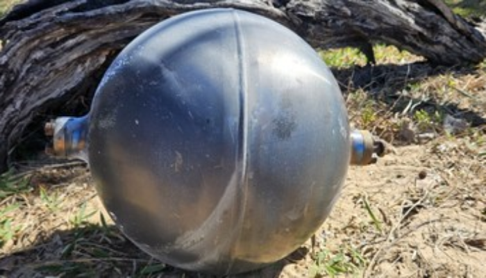 Enam Objek Misterius Diduga Sampah Roket Terdampar di Pantai Queensland Australia