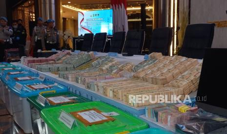 polisi-belum-bisa-tetapkan-tersangka-dari-penggeledahan-yang-mengaitkan-nama-jampidsus