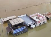 jembatan-apung-canggih-evakuasi-ribuan-warga-china-terjebak-banjir