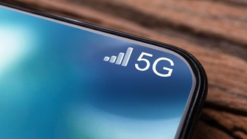 lelang-frekuensi:-xlsmart-menang-di-700mhz,-telkomsel-menang-2,6-ghz