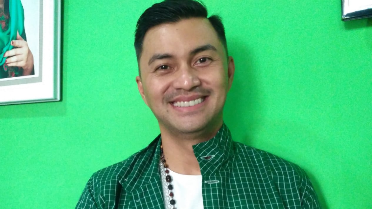 tak-banyak-yang-tahu!-selain-aktor,-anjasmara-ternyata-instruktur-yoga-bersertifikat-dan-punya-kelas-sendiri