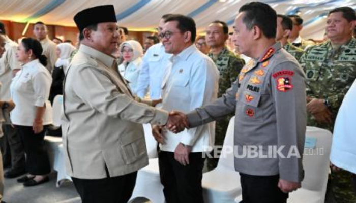 Prabowo Pangkas Anggaran TNI dan Polri demi Entaskan Kemiskinan Ekstrem