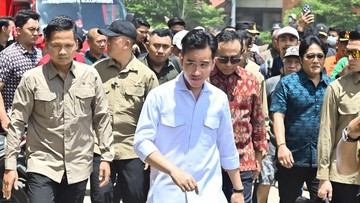 bupati-siak-curhat-ke-gibran-soal-warisan-utang-hingga-rp400-miliar