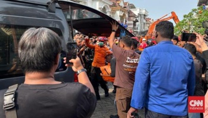 Tim SAR Cari Dua Korban Terjebak Reruntuhan Ledakan Rumah Mewah Medan