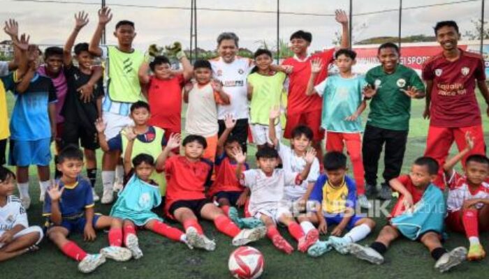 Presiden PKS Dorong Pemerataan Pembinaan Sepak Bola Usia Dini di NTB