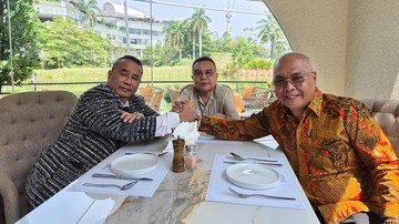 dasco-pertemukan-hotman-paris-dan-ketum-pwi-akhmad-munir