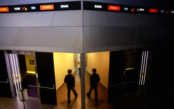 IHSG Dibuka Menguat 0,94 Persen Tembus Level 5.930