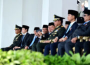 Presiden Prabowo Subianto memimpin upacara pelantikan 1.177 perwira remaja TNI dan Polri di Istana Merdeka.