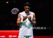 Pebulu tangkis tunggal putra Indonesia Alwi Farhan saat beraksi di lapangan Japan Open 2026