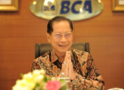 Presiden Komisaris BCA Jahja Setiaatmadja saat memberikan paparan mengenai integritas kepemimpinan di Jakarta