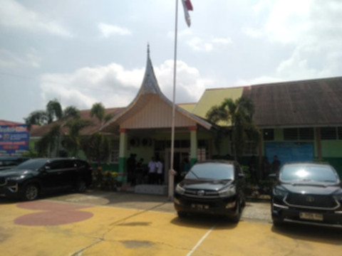 Suasana kegiatan belajar mengajar siswa di MAN 3 Padang pasca insiden ledakan bom rakitan.