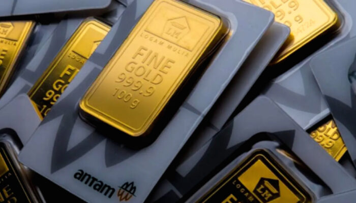 Harga Emas Antam Hari Ini Turun Rp15.000 per Gram
